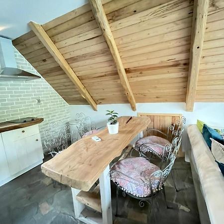 Unique Wooden Villa With Pool Olímbiáda Kültér fotó